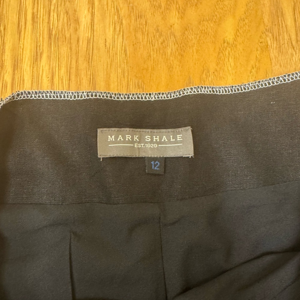Elegant Black A-Line Skirt with White Stitching - Picture 3 of 6